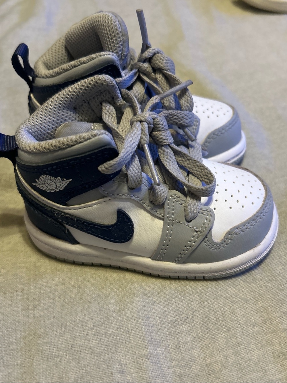 Nike Kids White, Gray & Navy High-Top Sneakers 4c